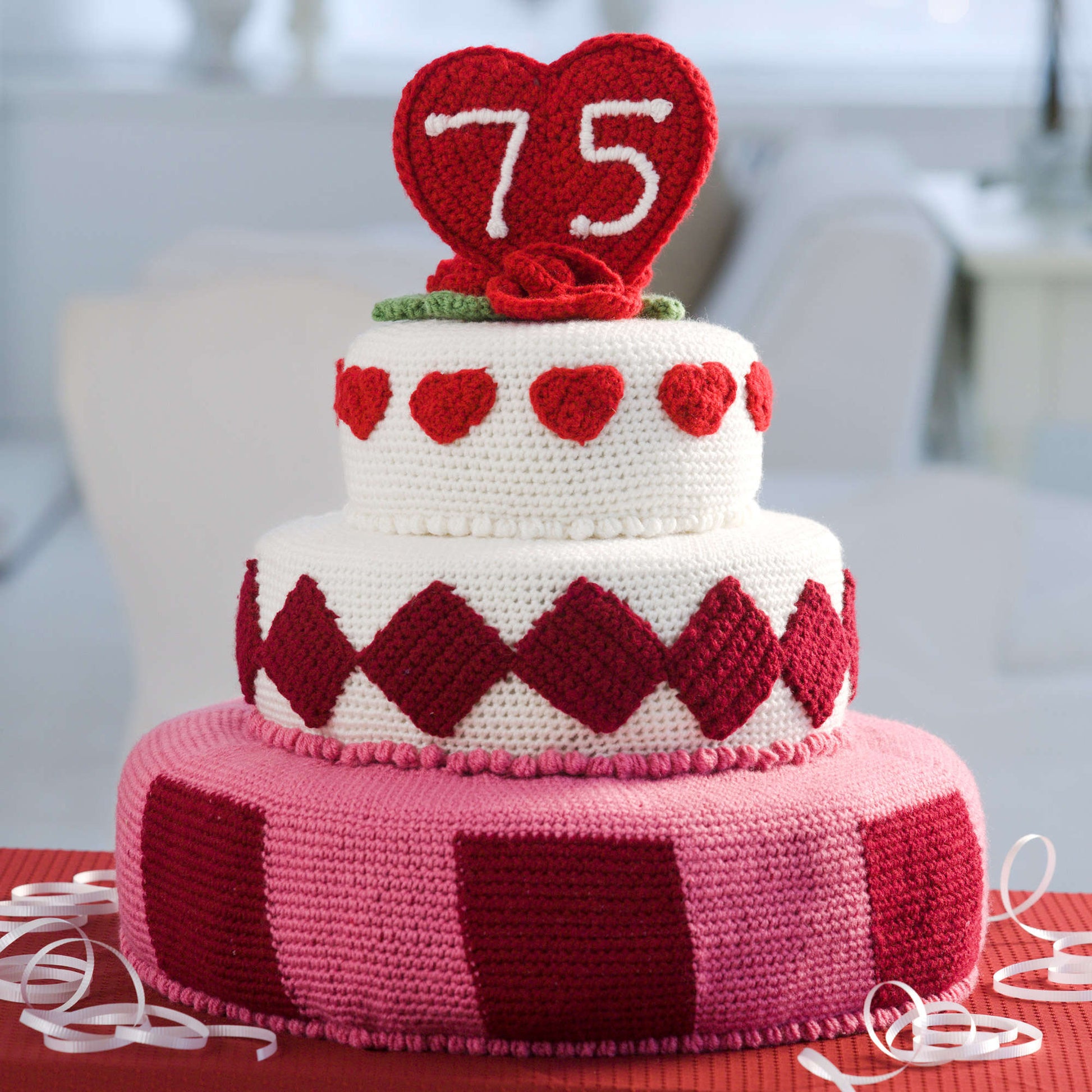 Free Red Heart Crochet Trendy Fondant Cake Pattern