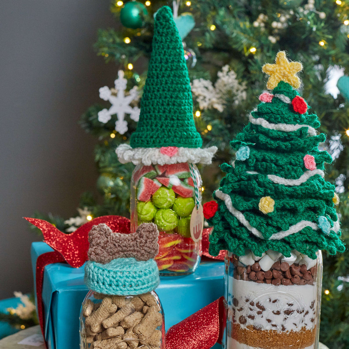 Crochet Topper made in Red Heart Super Saver Yarn