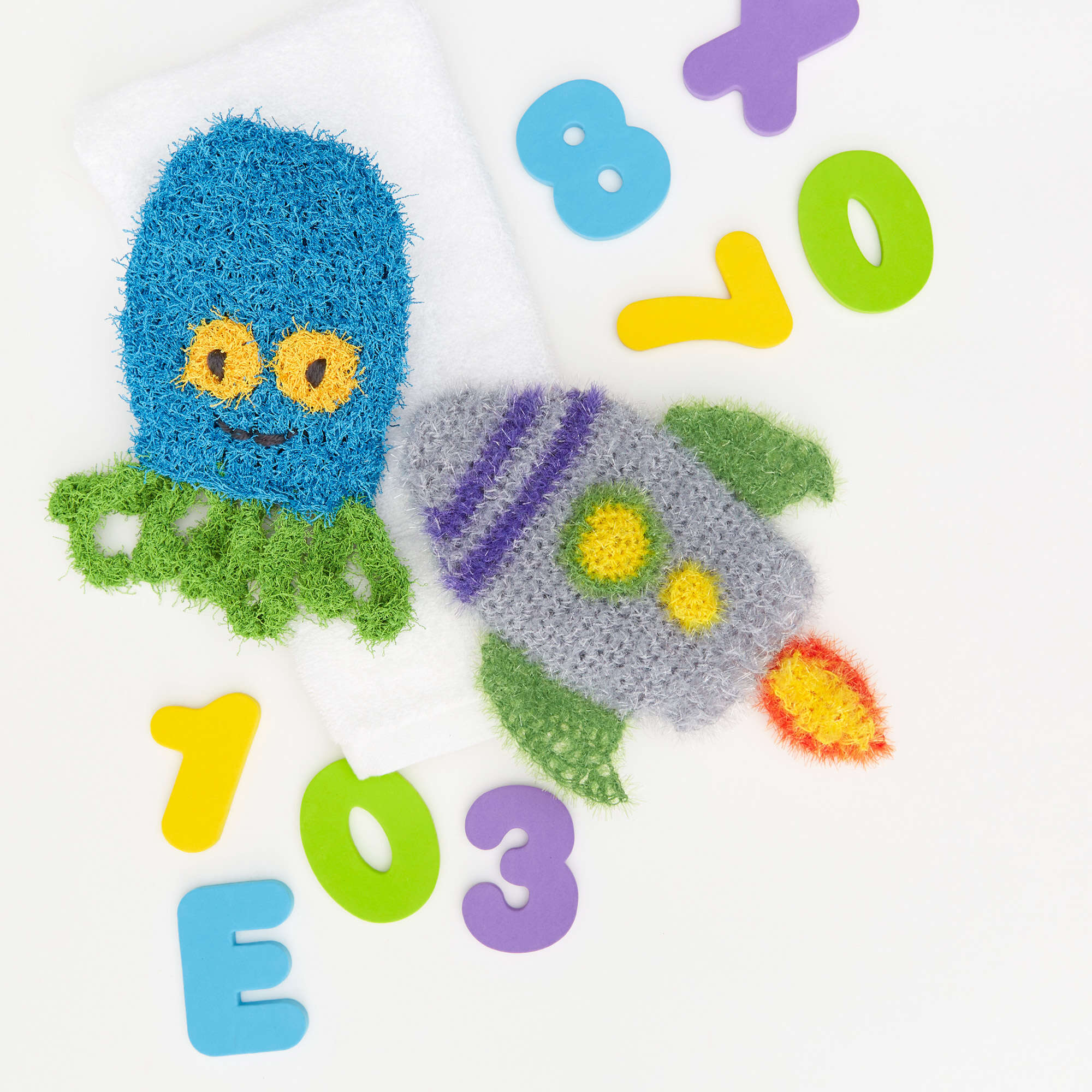 Free Easy Red Heart Rocket Ship Scrubby Crochet Pattern | Yarnspirations