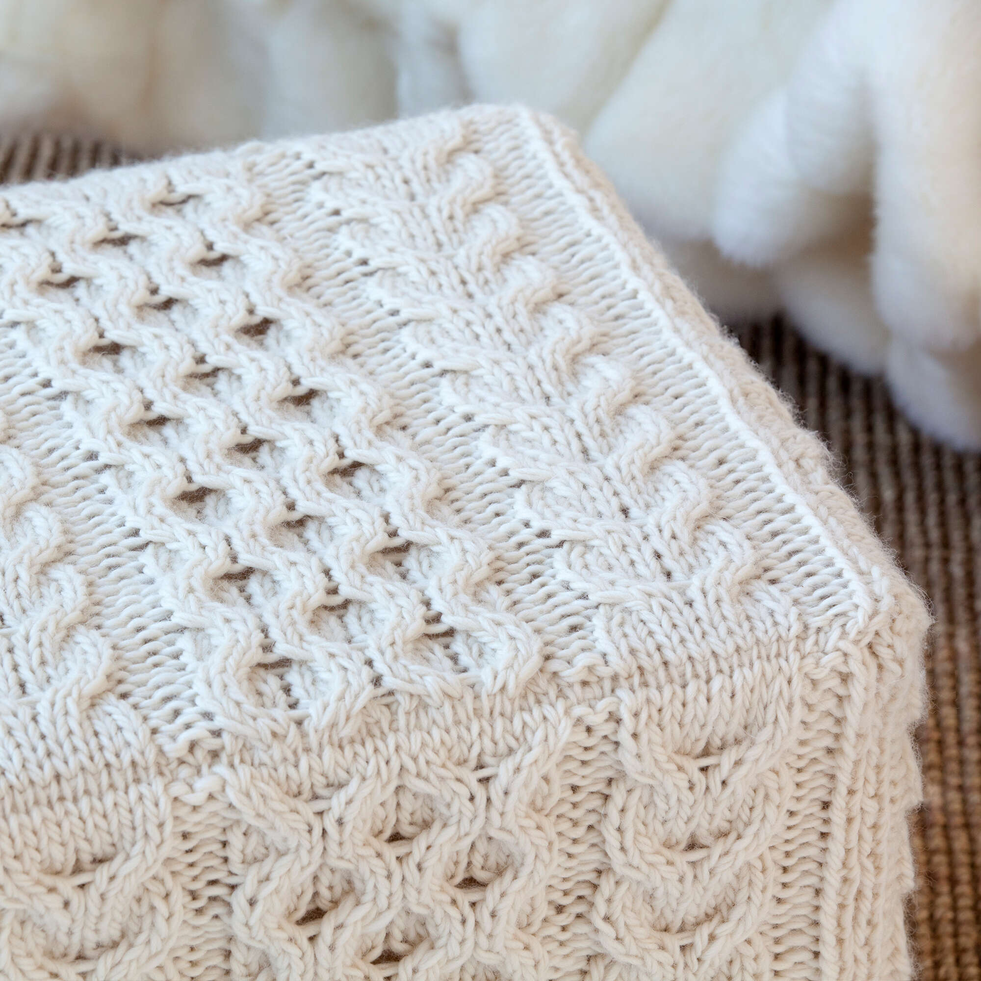 Free Easy Red Heart Big Cable Cowl Knitting Pattern