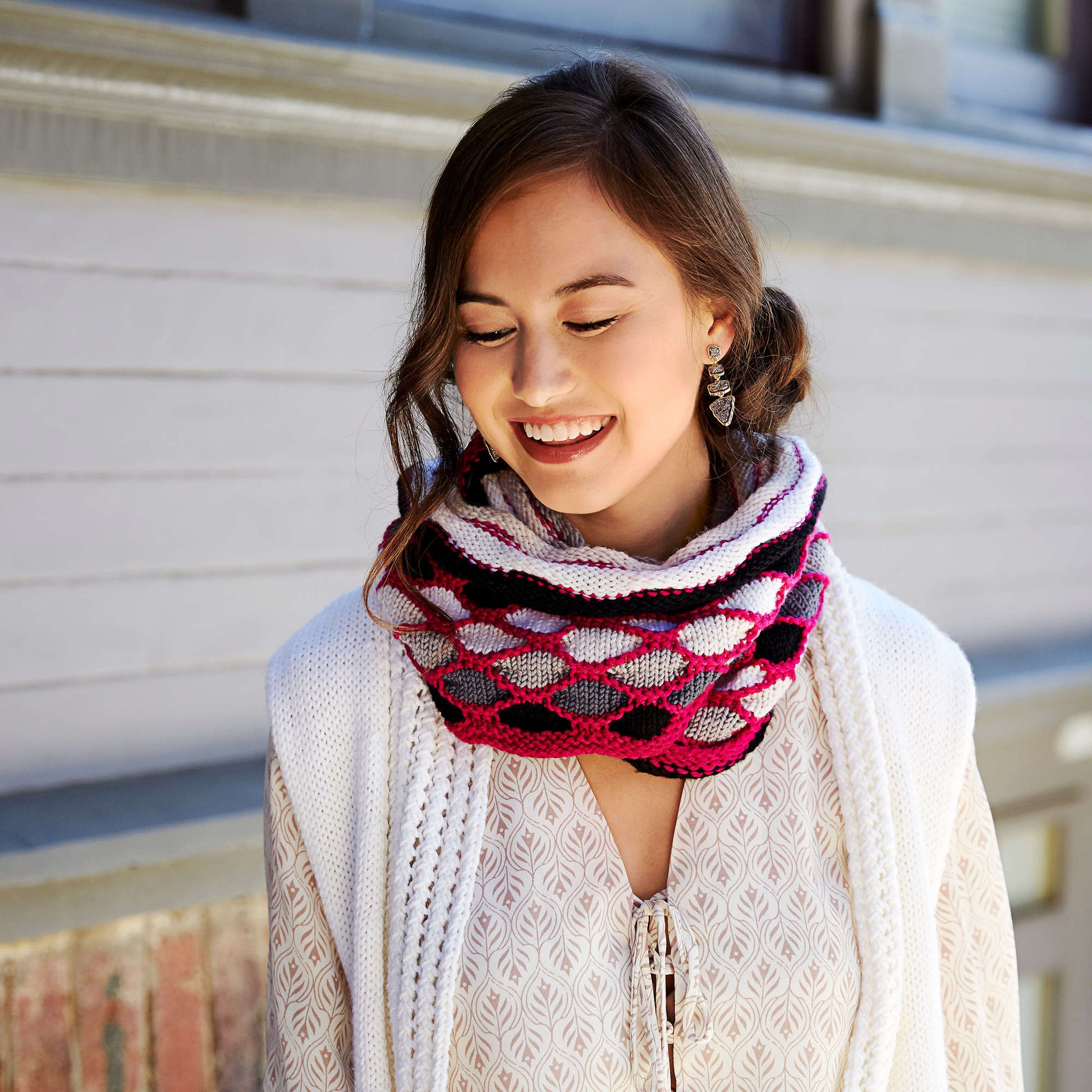 Free Red Heart Knit Roulette Chic Cowl Pattern
