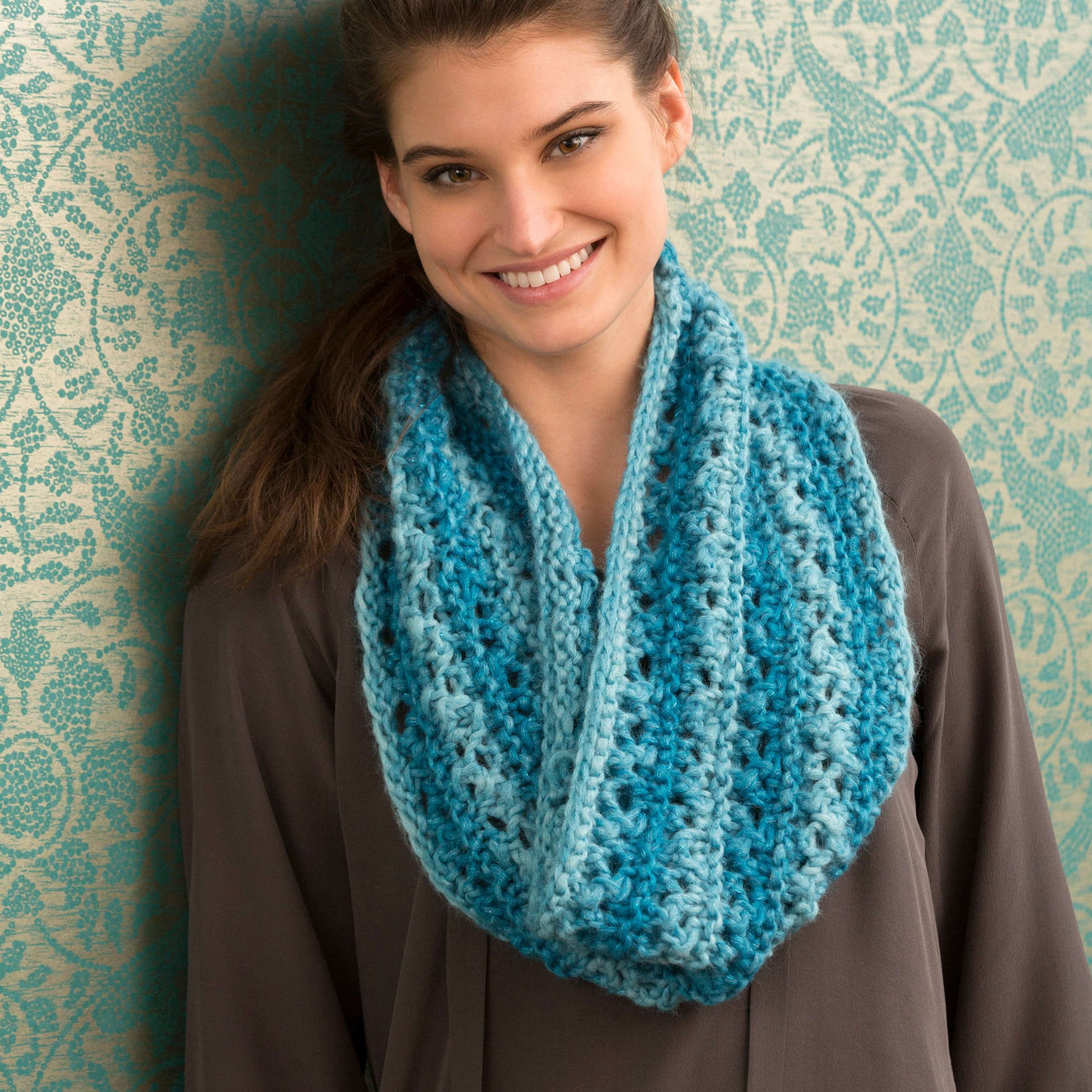Free Red Heart One Ball Lace Cowl Knit Pattern