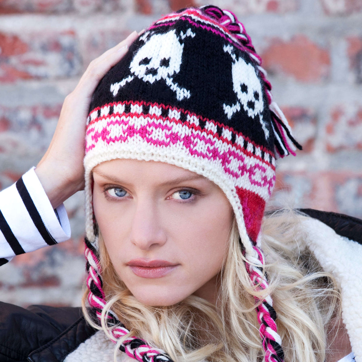 Knit Skulls made in Red Heart Washable Ewe Yarn