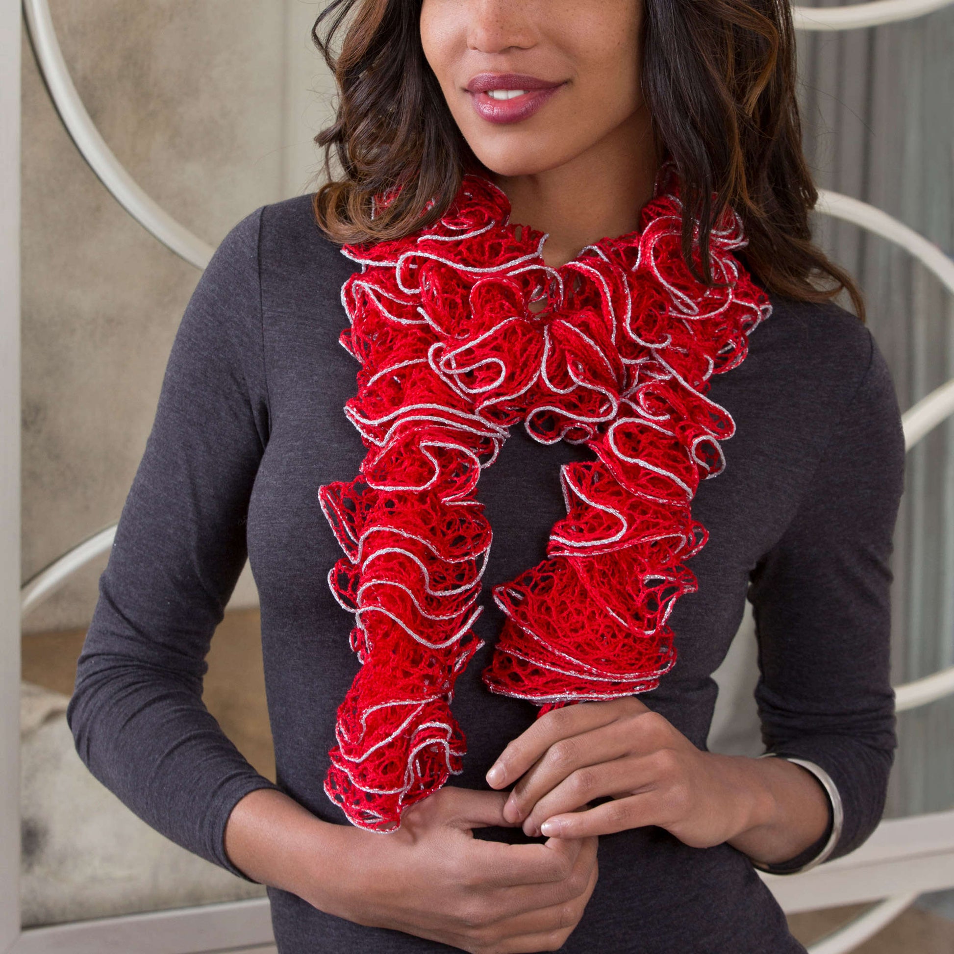 Free Red Heart Radiant Ruffle Scarf Knit Pattern