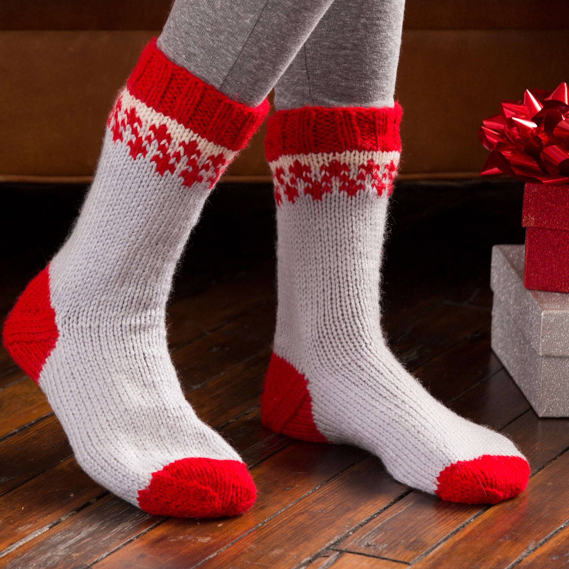Free Red Heart Christmas Morning Slipper Socks Knit Pattern