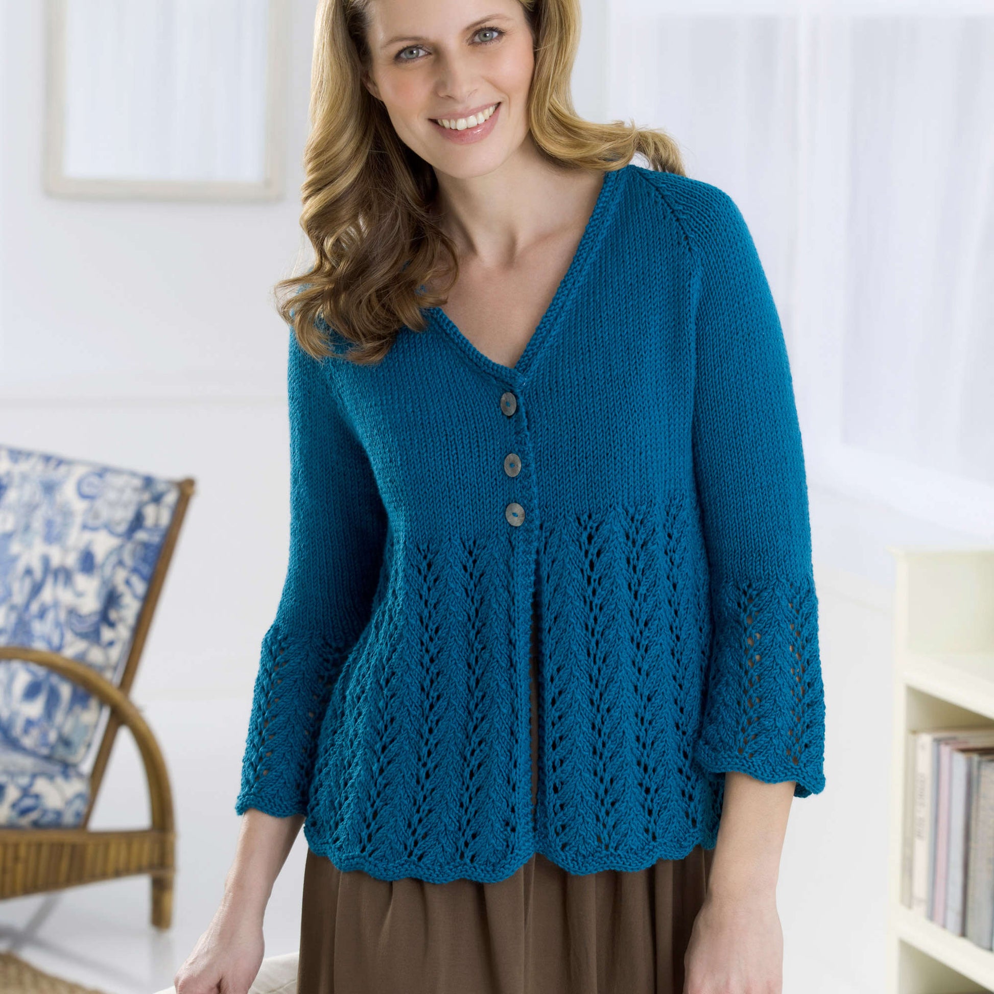 Free Experienced Red Heart Cardi to Love Knitting Pattern