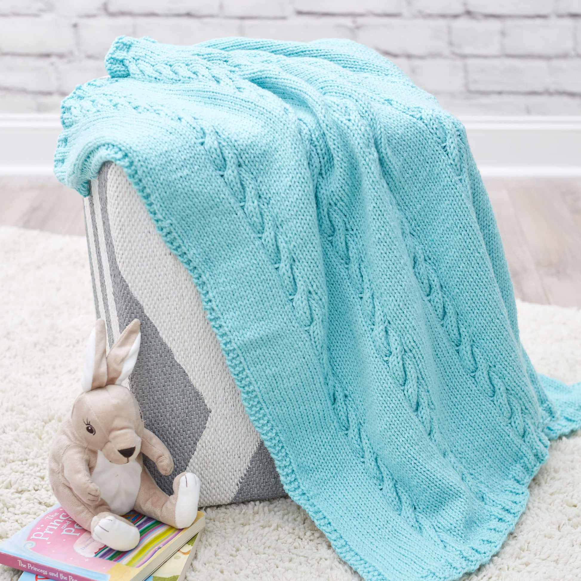 Free Red Heart Classic Cable Knit Baby Blanket Pattern