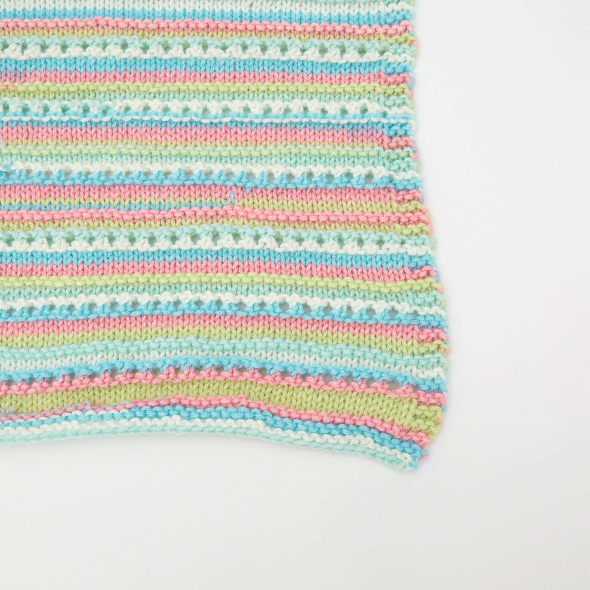 Free Red Heart Self-Striping Knit Baby Blanket Pattern