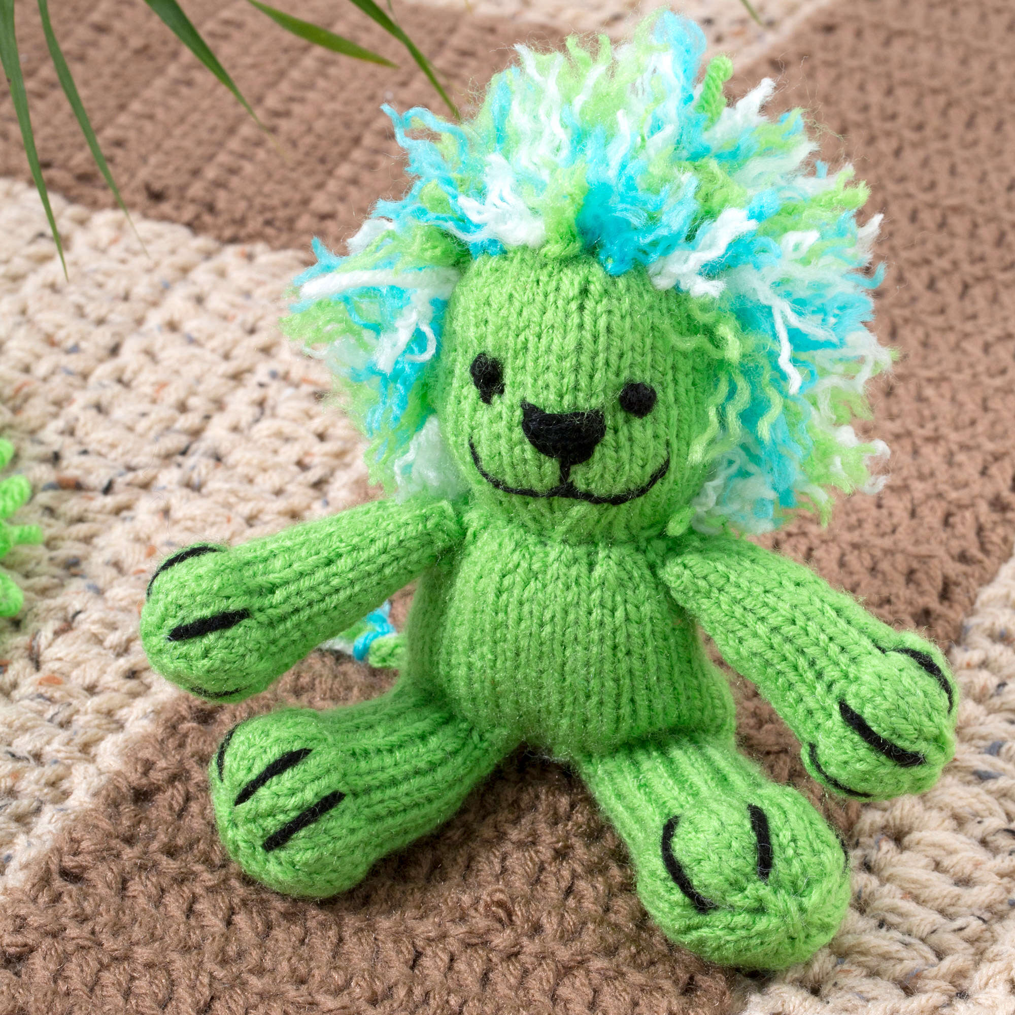 Free Easy Red Heart Leon the Lion Ornament Knitting Pattern