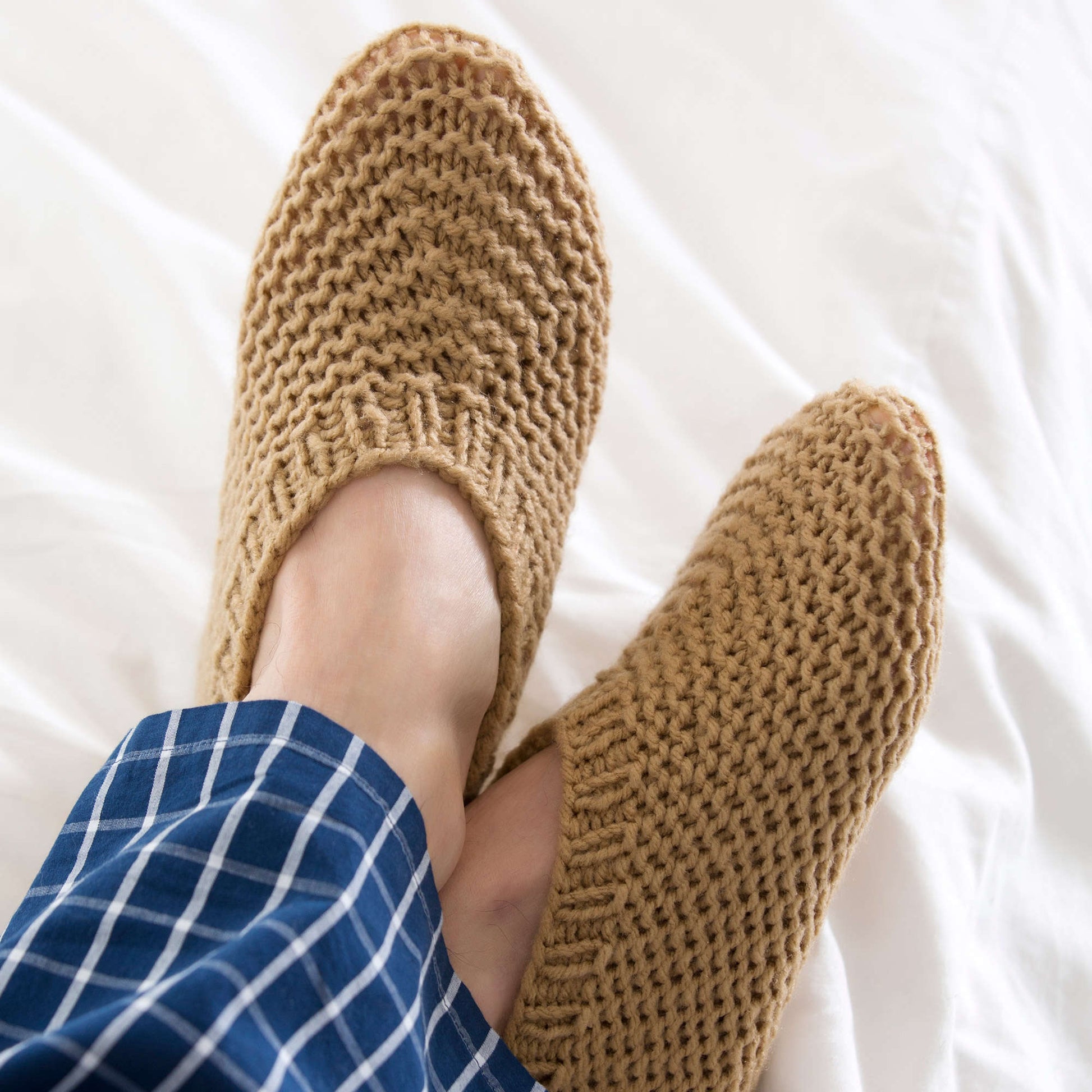 Free Red Heart Slippers For Him Knit Pattern