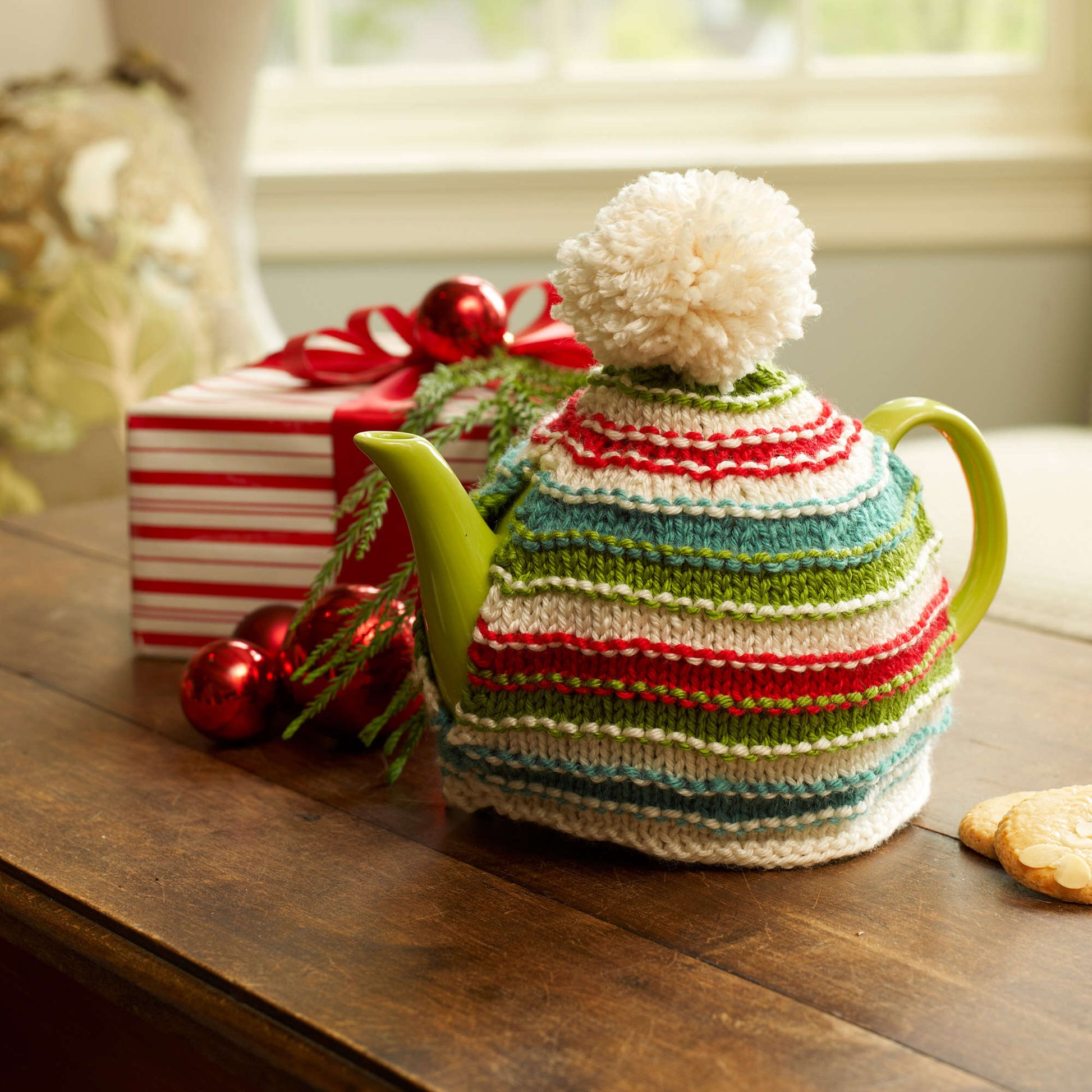 Free Red Heart Holiday Teapot Cozy Knit Pattern