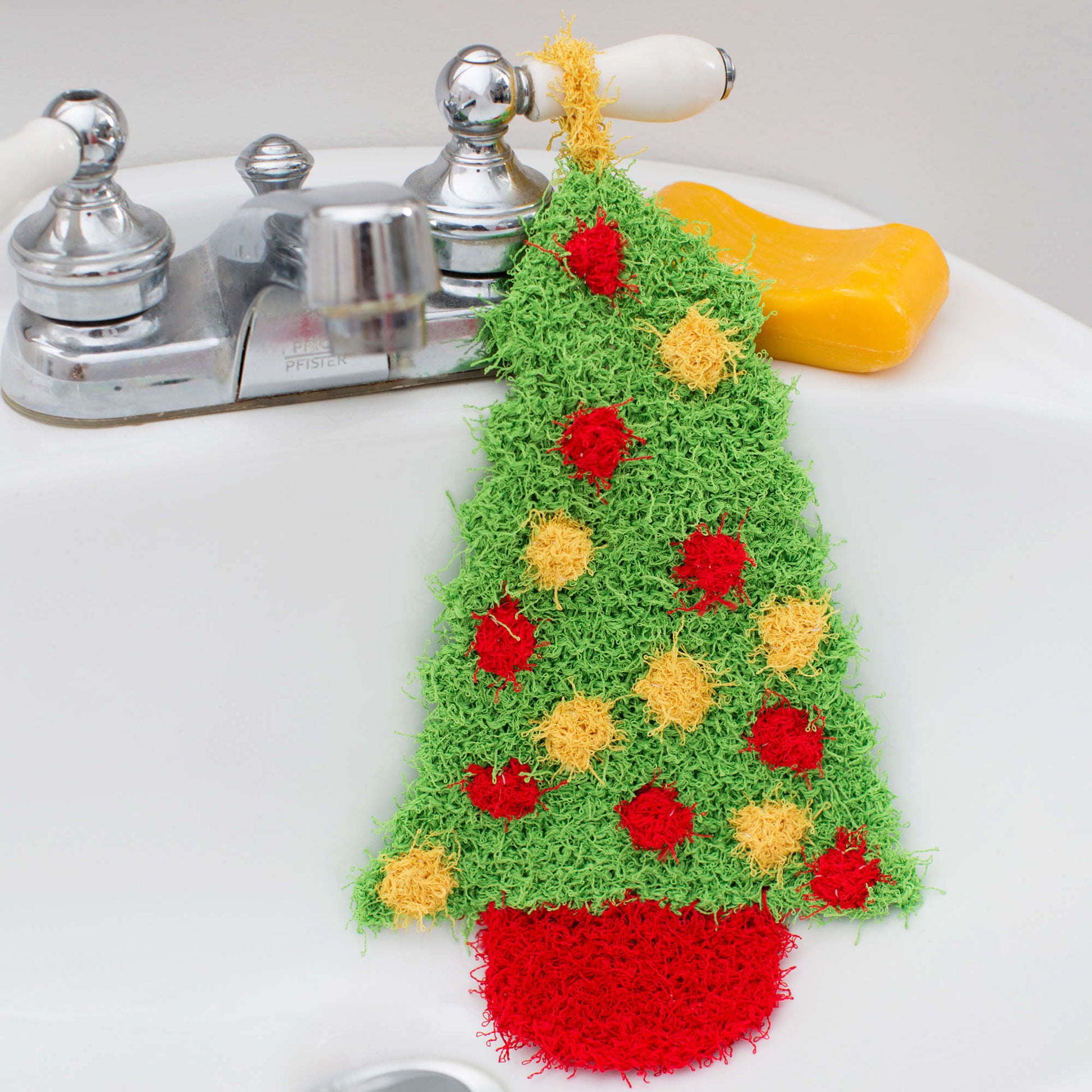 Free Red Heart Decorate Your Tree Scrubby Knit Pattern