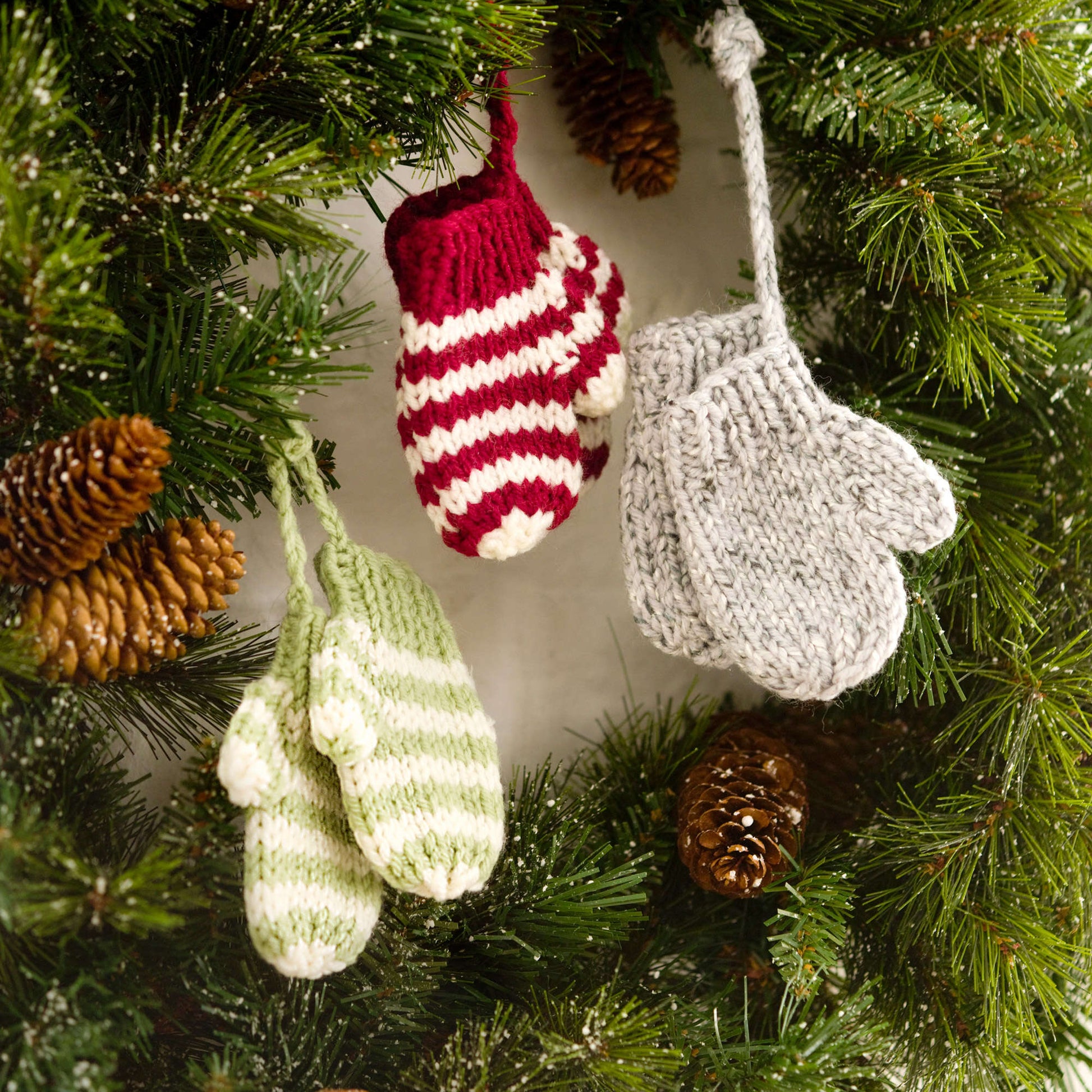 Red Heart Mitten Ornaments Pattern | Yarnspirations
