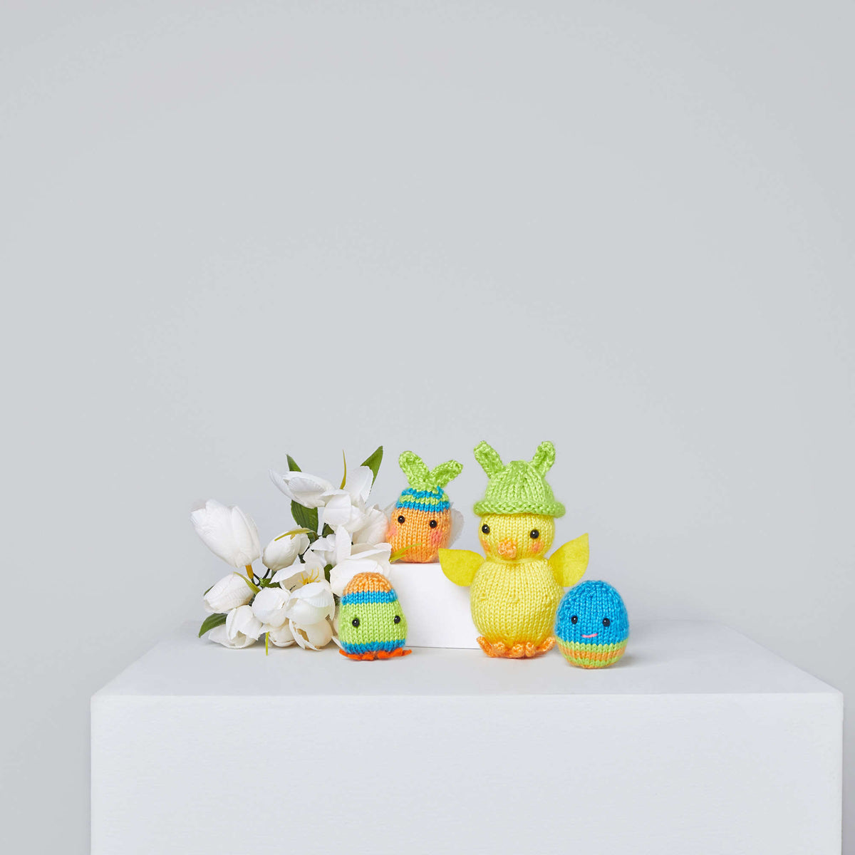 Knit Interior Décor made in Red Heart Amigurumi Yarn