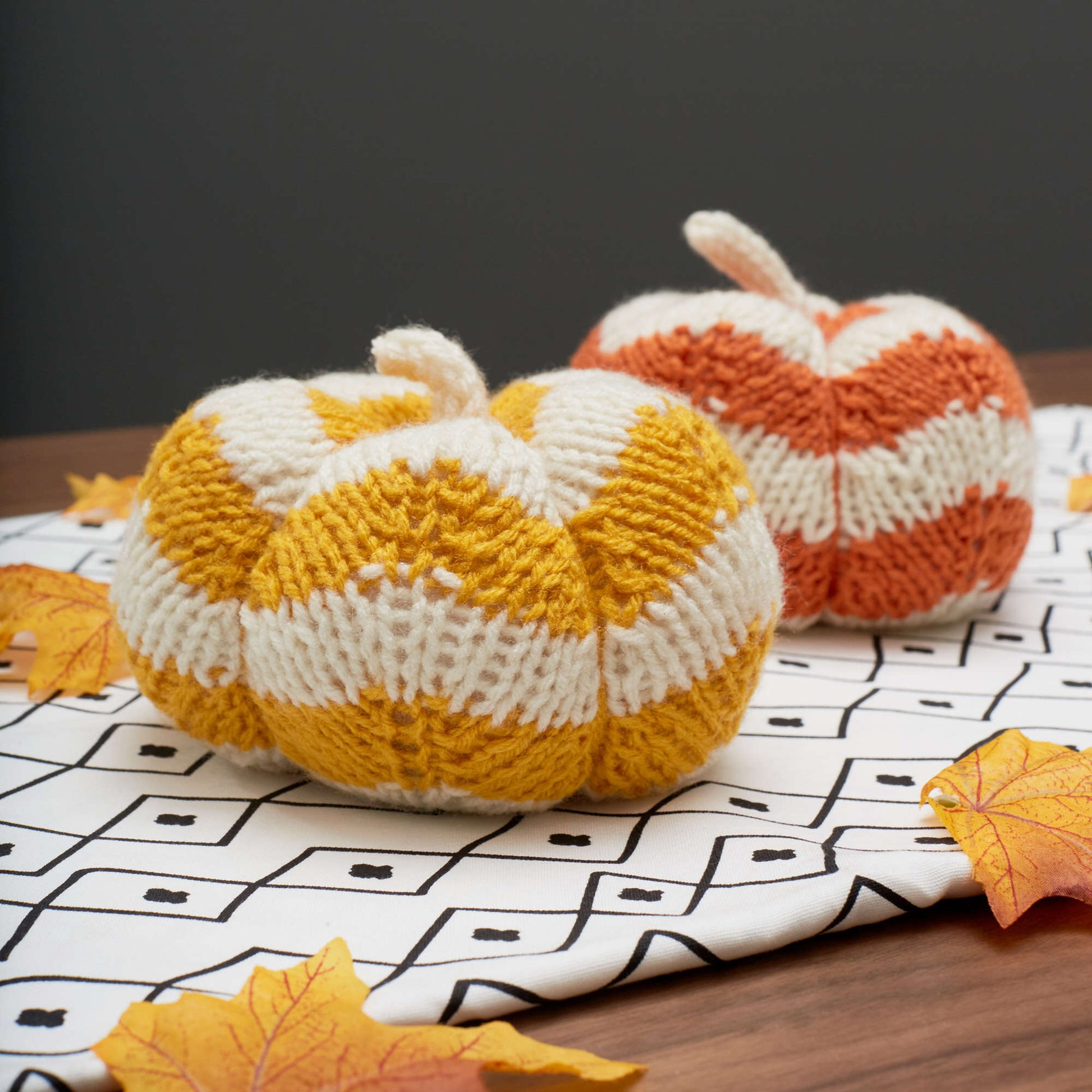 Free Red Heart Spicy Knit Pumpkins Pattern