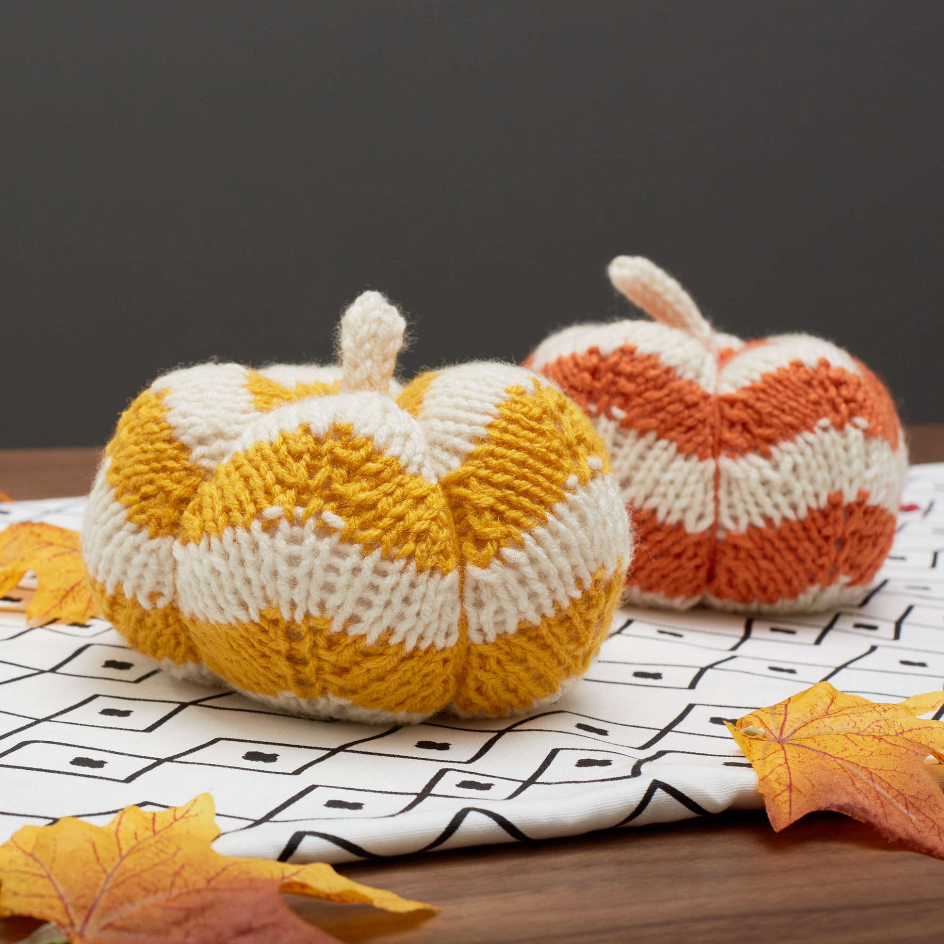 Free Red Heart Spicy Knit Pumpkins Pattern