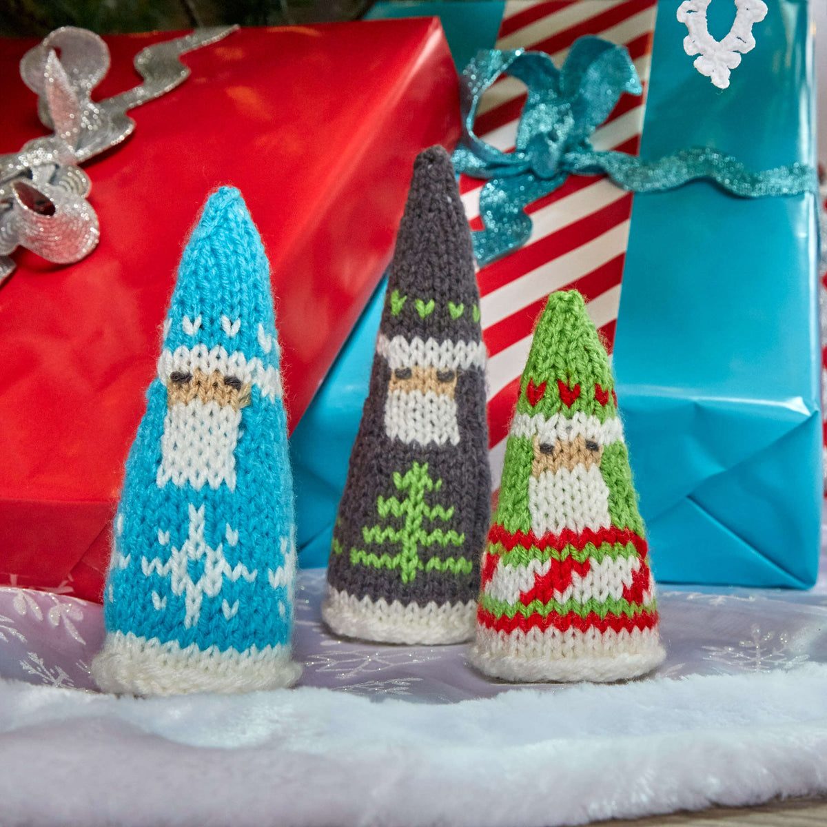 Knit Santas made in Red Heart Super Saver Yarn