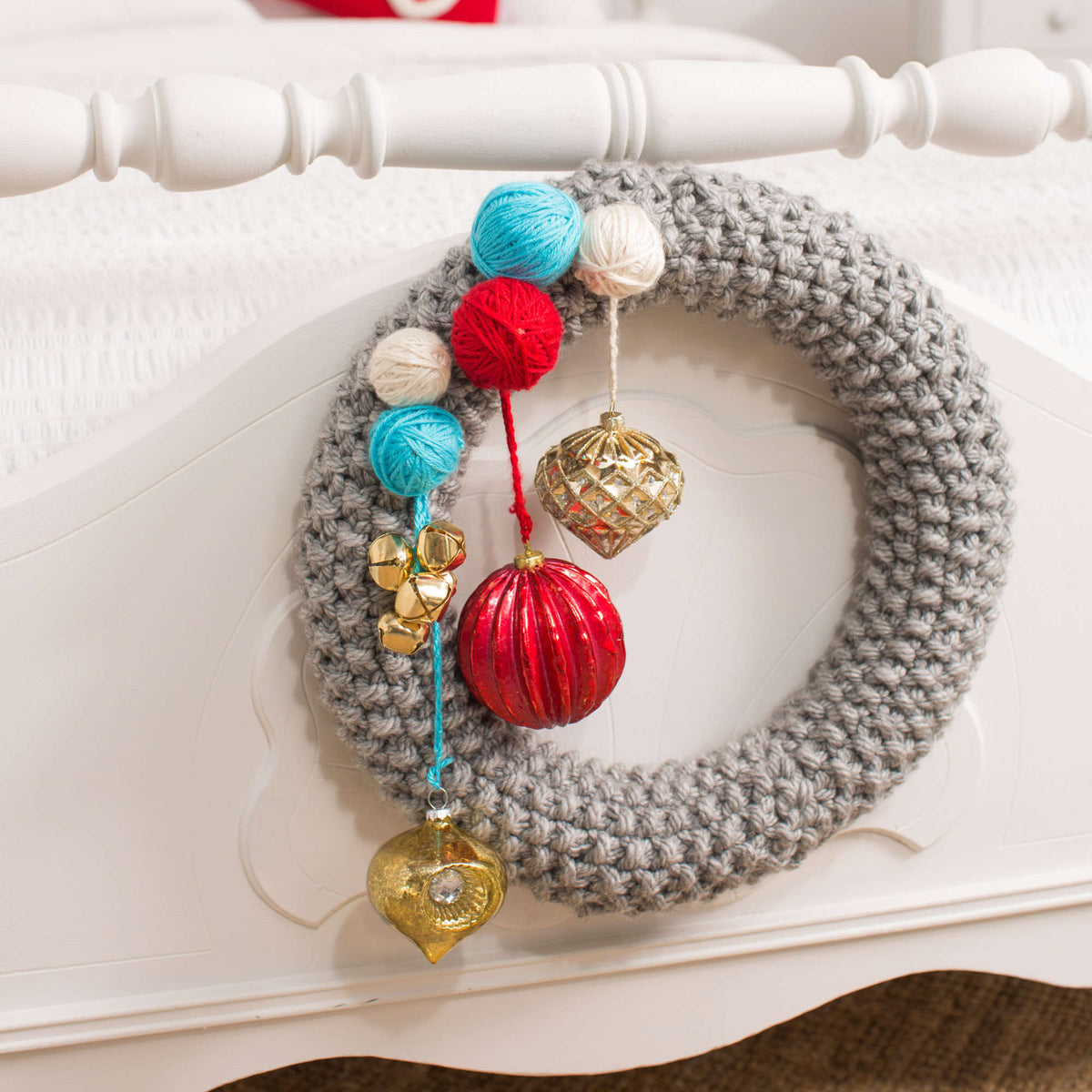 Knit Wreath made in Red Heart Grande Yarn