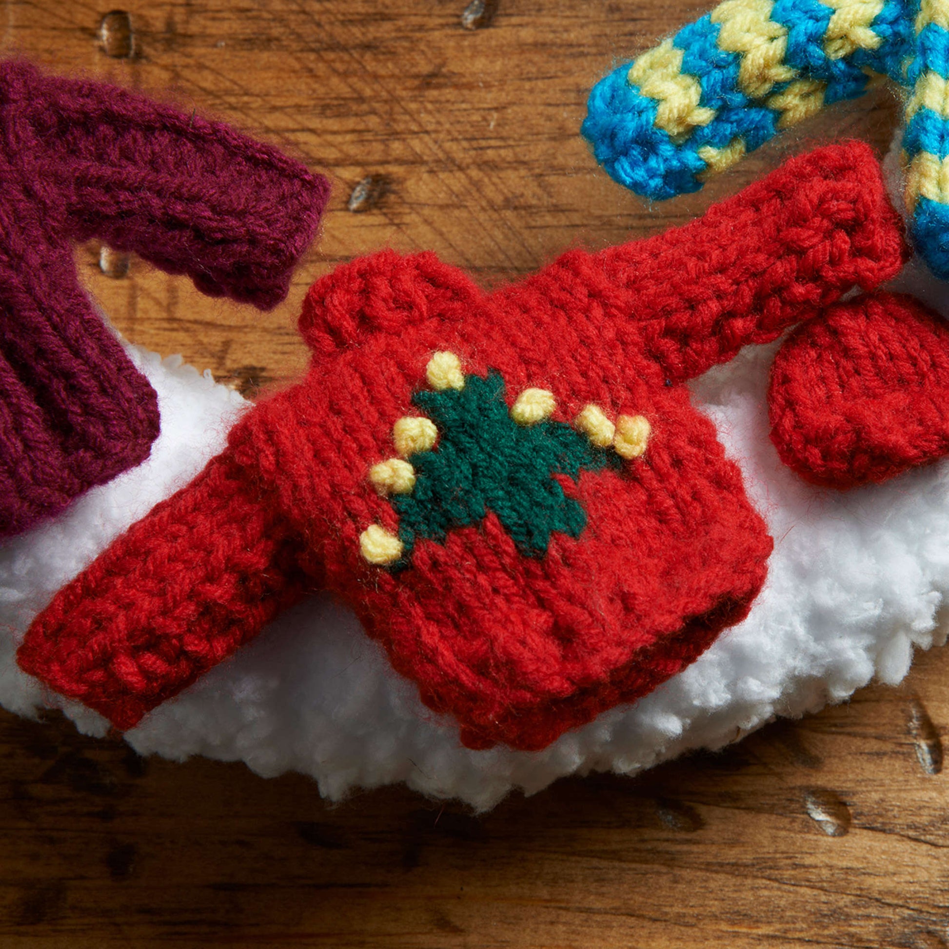 Free Red Heart Knit Holiday Sweater Wreath Pattern