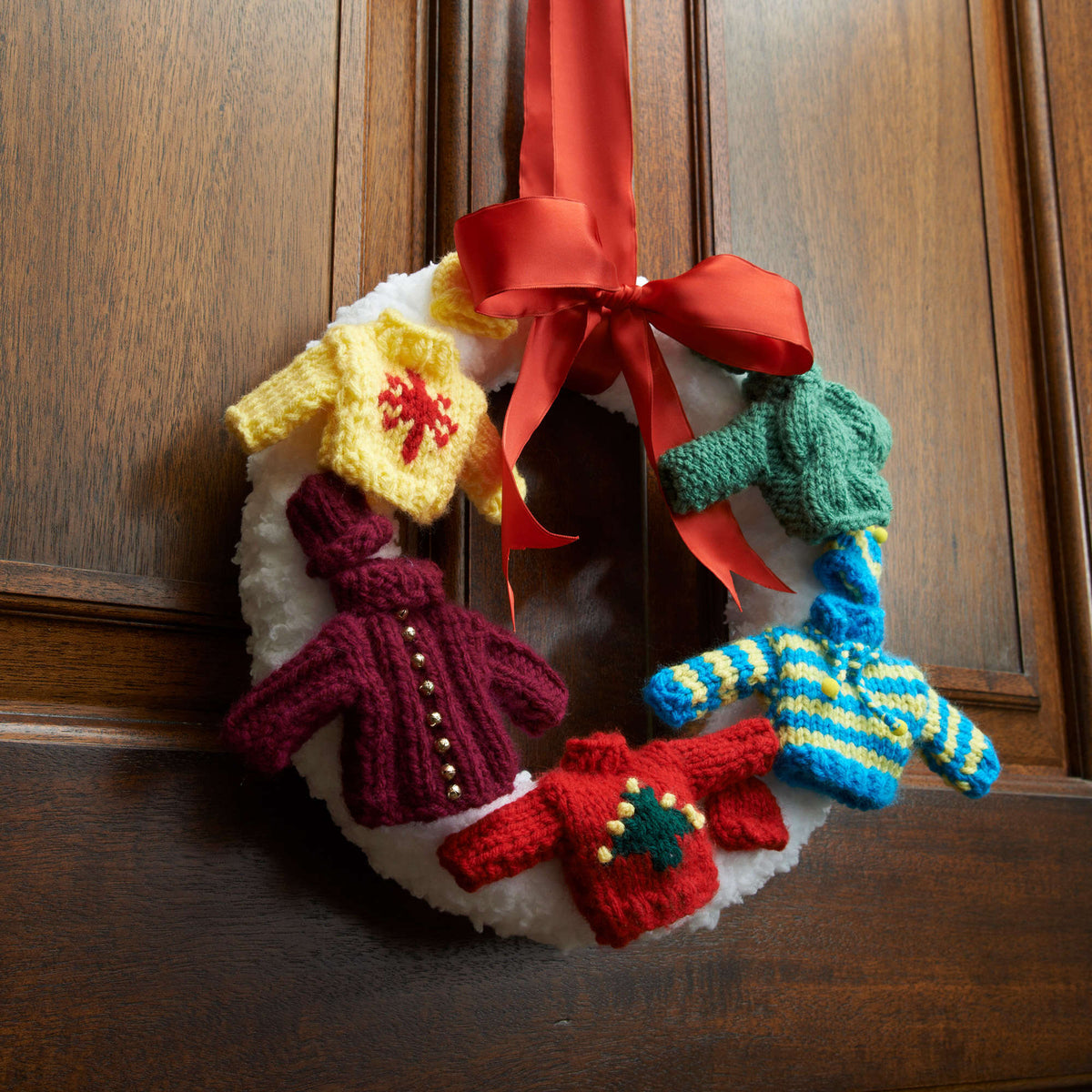 Knit Wreath made in Red Heart Buttercup Yarn