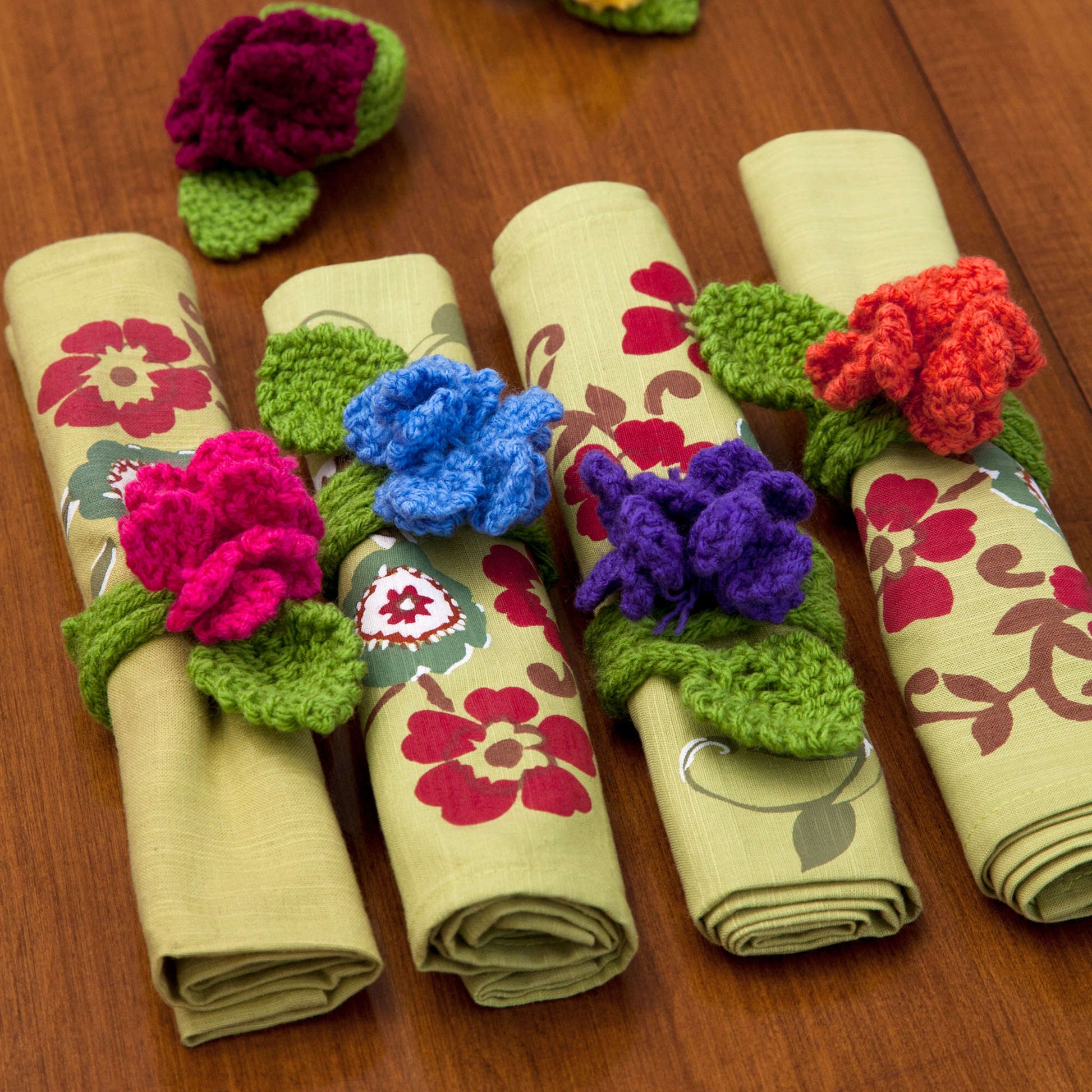 Free Red Heart Fantasy Flower Napkin Rings Knit Pattern