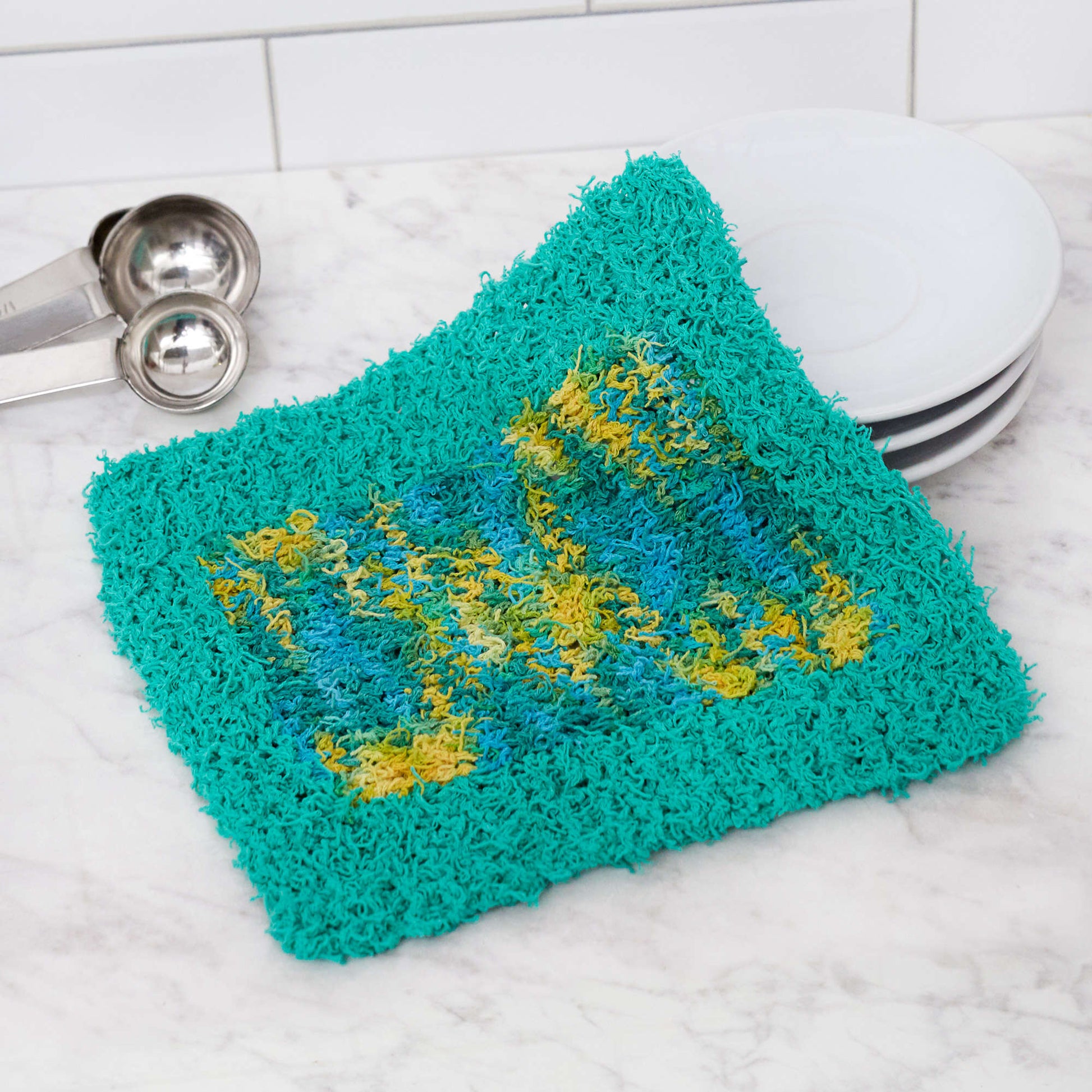 Free Easy Red Heart Colorblock Washcloth Knitting Pattern | Yarnspirations