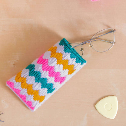 Red Heart Plastic Canvas Eyeglasses Case Craft Craft Storage Case made in Red Heart Super Saver yarn