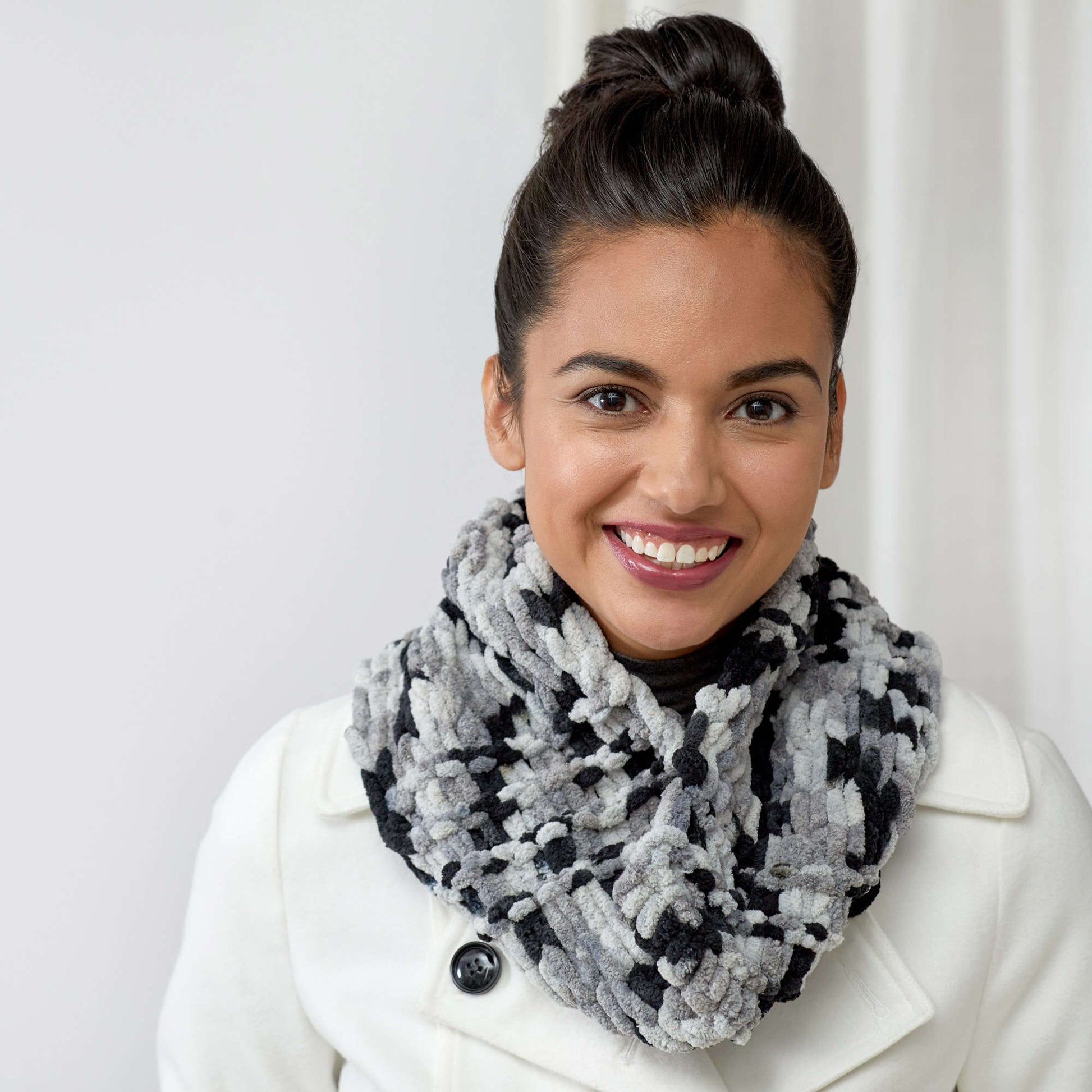Free Red Heart Quick One-Ball Cowl Craft Pattern
