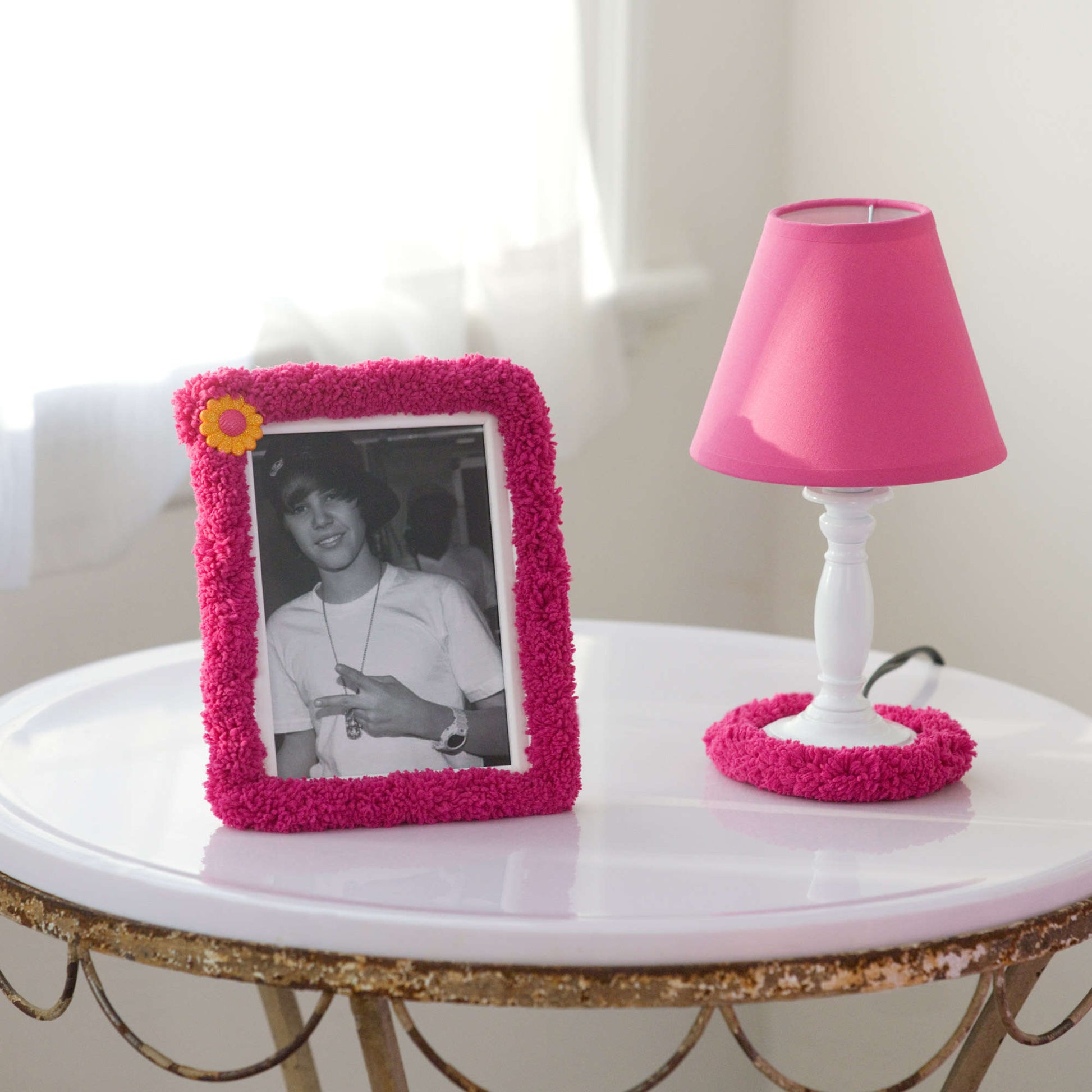 Free Red Heart Craft Cool Décor Frame And Lamp Pattern