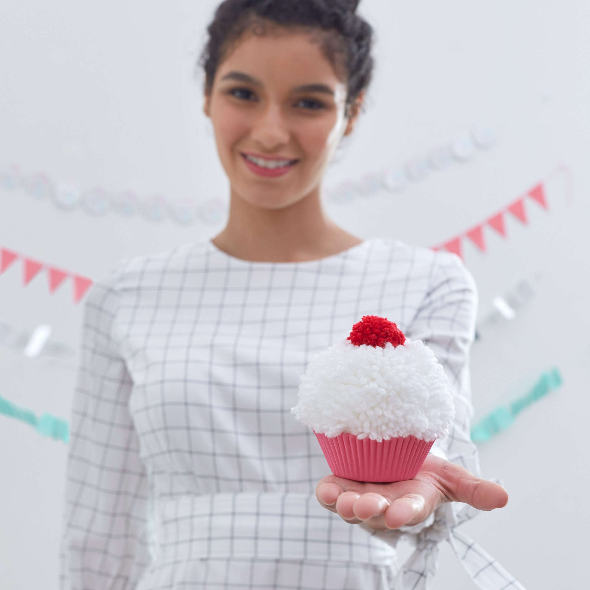 Free Red Heart Cupcake Pompoms Craft Pattern