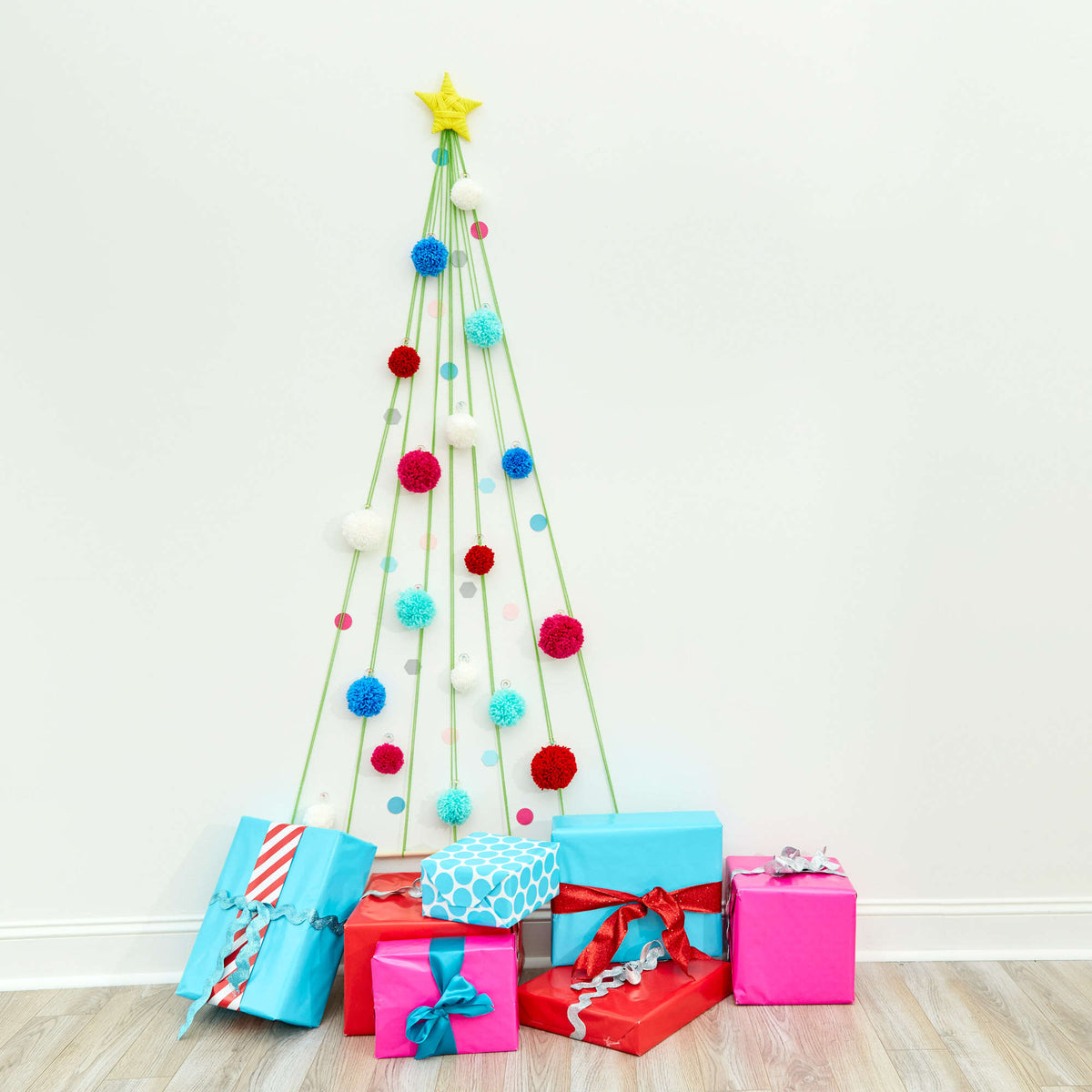 Craft Holiday Décor made in Red Heart Super Saver Yarn