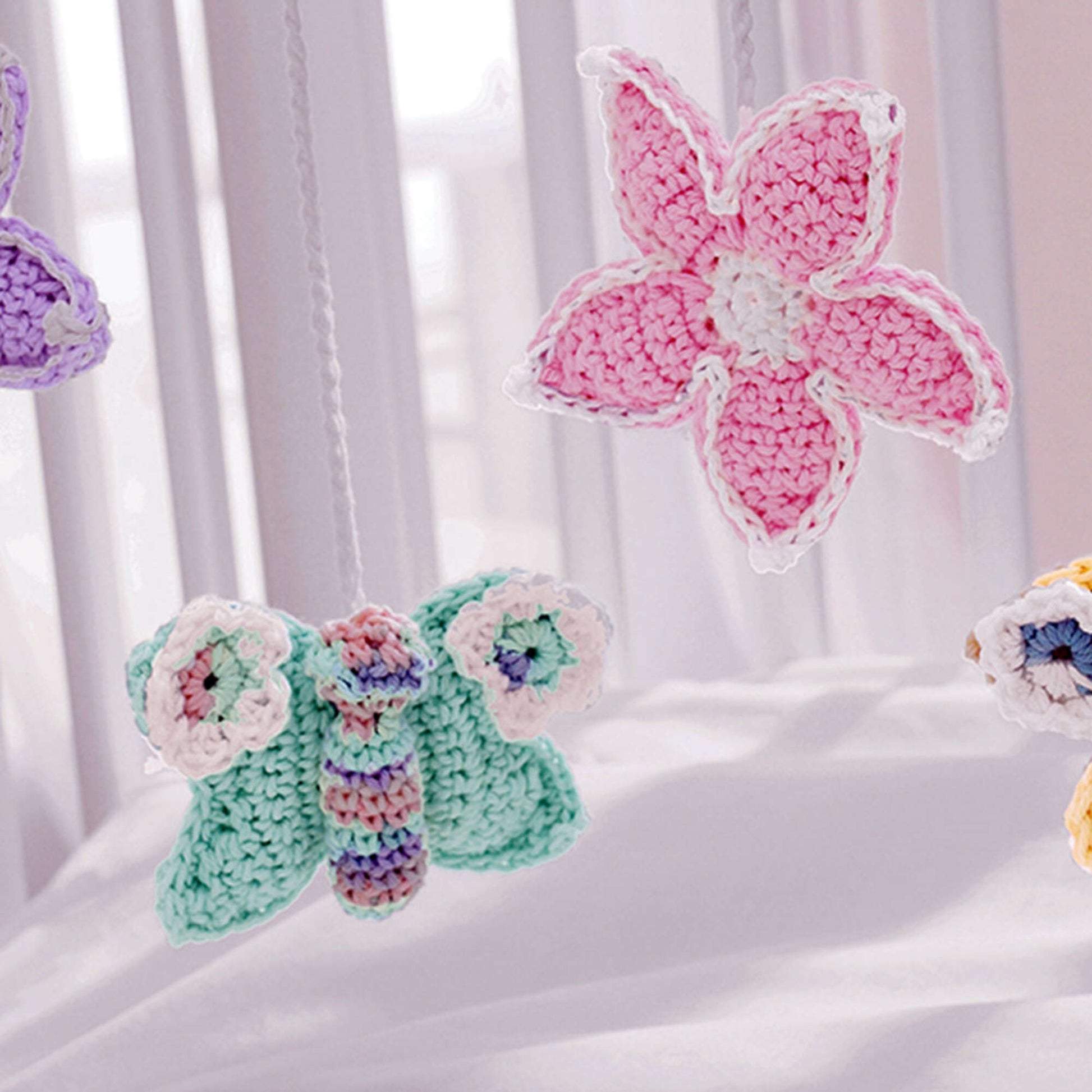 Free Lily Sugar'n Cream Baby's Crib Mobile Crochet Pattern