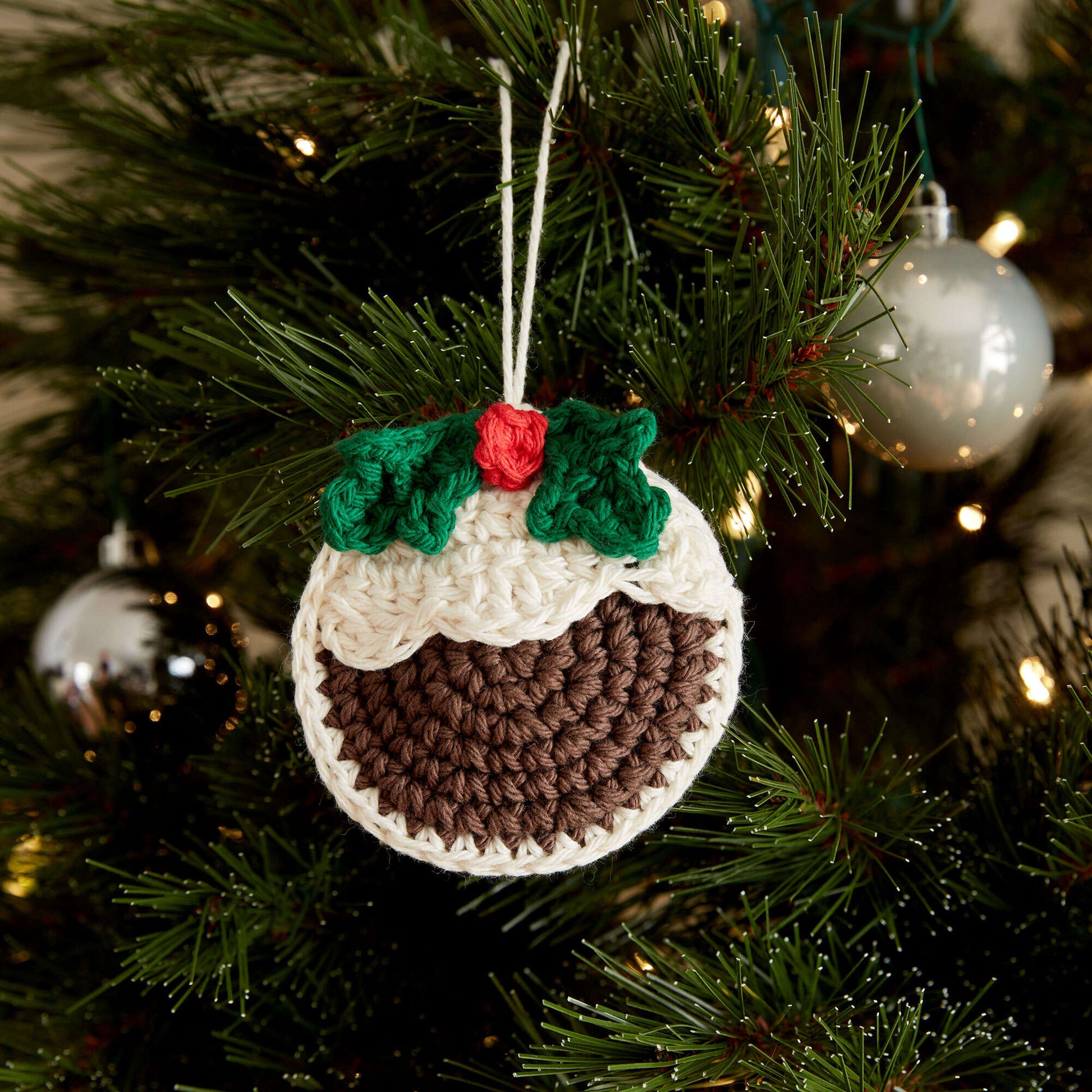 Free Lily Sugar'n Cream Plum Pudding Crochet Ornaments Pattern