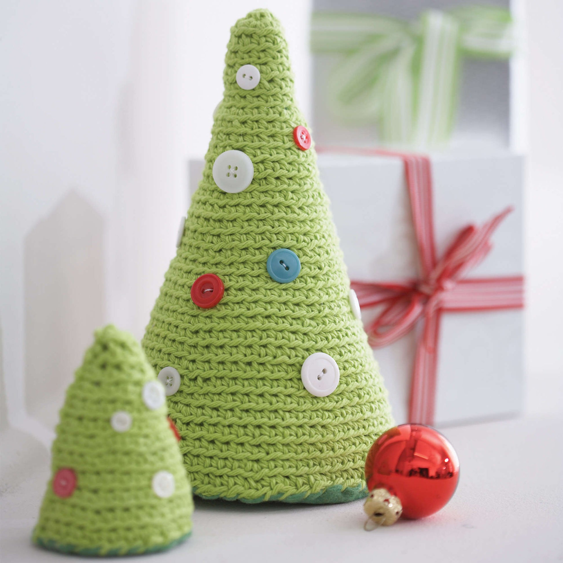 Free Lily Sugar'n Cream Christmas Trees Crochet Pattern