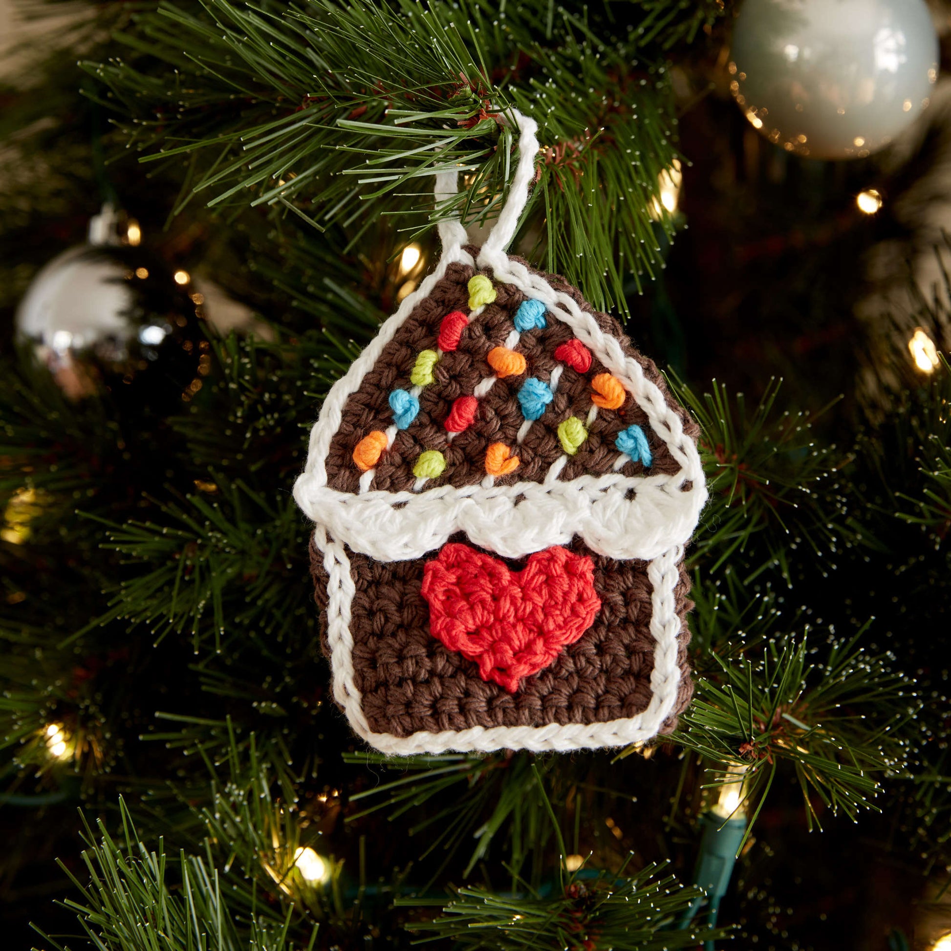 Free Lily Sugar'n Cream Gingerbread House Crochet Ornaments Pattern