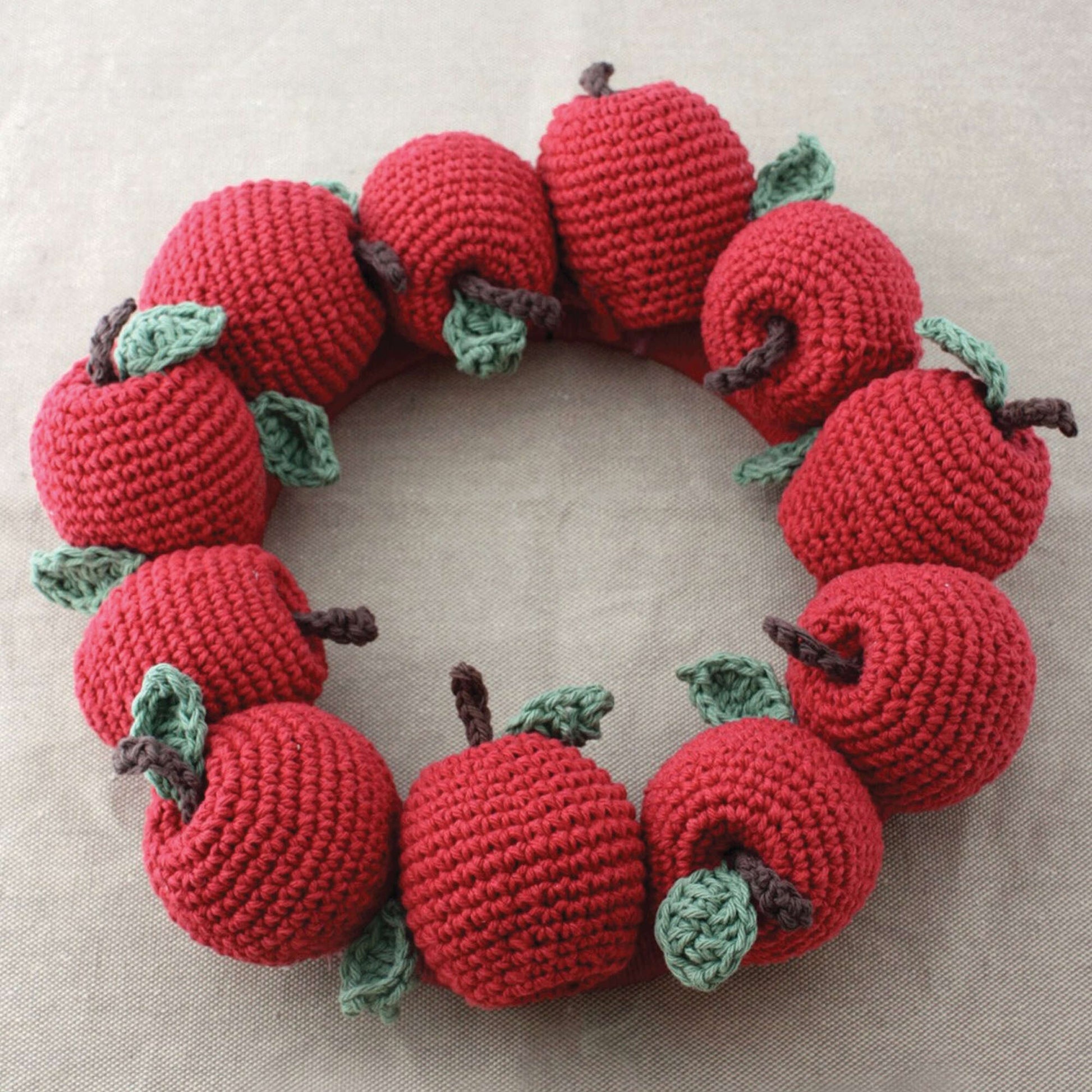 Free Lily Sugar'n Cream Apple Wreath Pattern