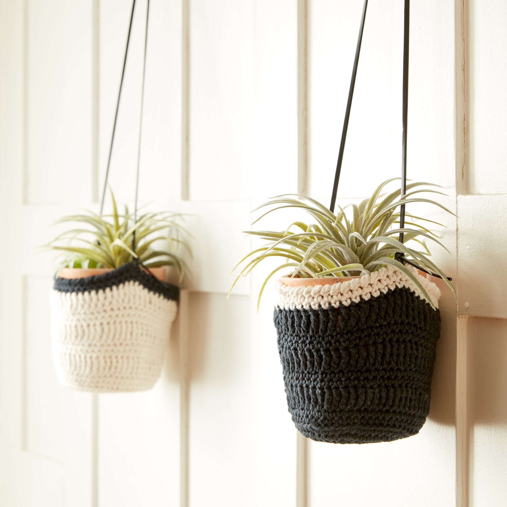 Crochet Kit for Beginners: 4 PCS Hanging Potted Plants, Easy Tutorials
