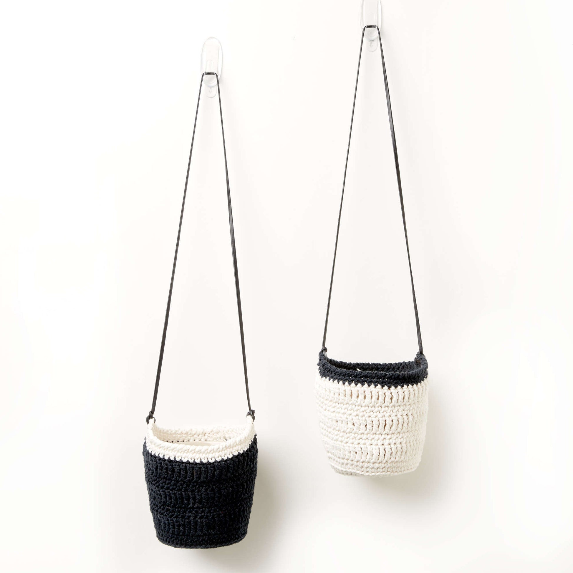 Free Lily Sugar'n Cream Crochet Hanging Pot Cozy Pattern