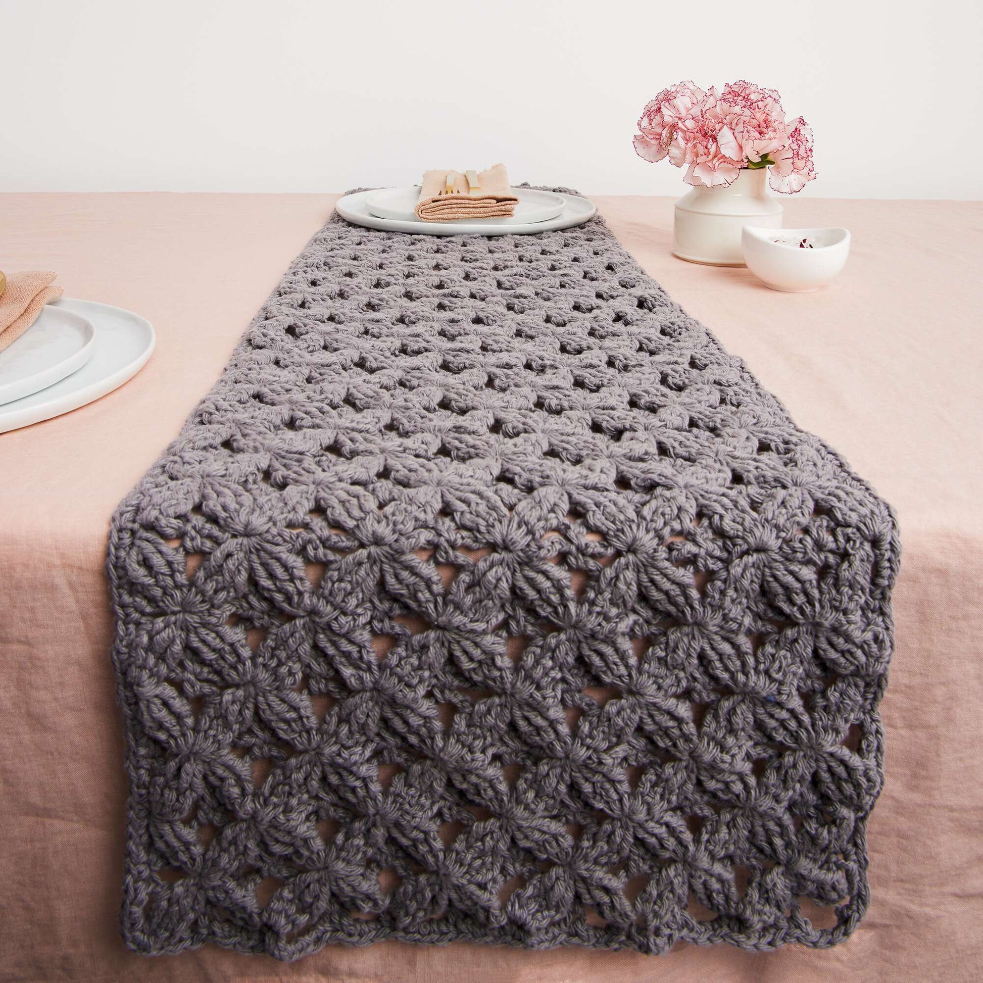 Free Lily Sugar'n Cream Crochet Macramé Inspired Table Runner Pattern