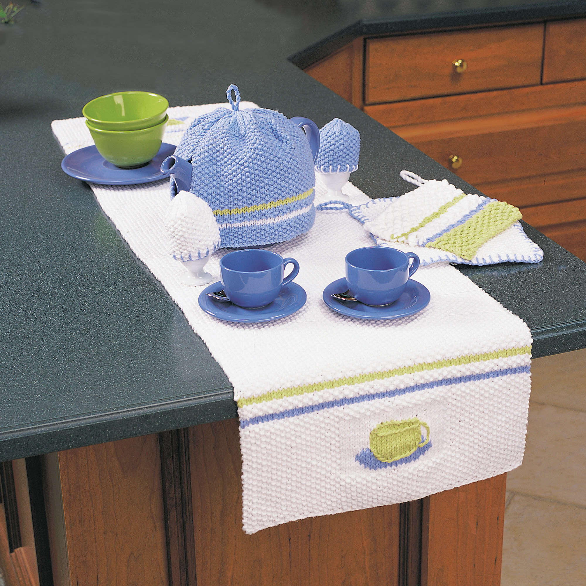 Free Easy Lily Sugar'n Cream Table Runner Knit Pattern Yarnspirations