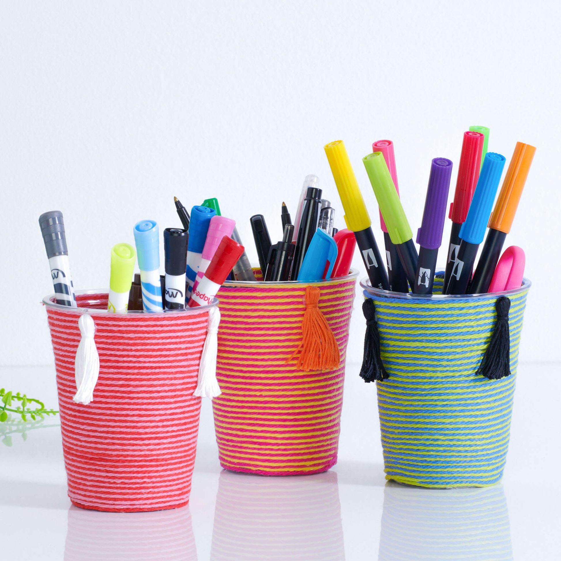 Free Lily Tasseled Pencil Holders Craft Pattern
